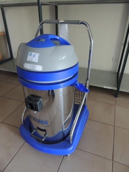 Industrial Vacuum Cleaner