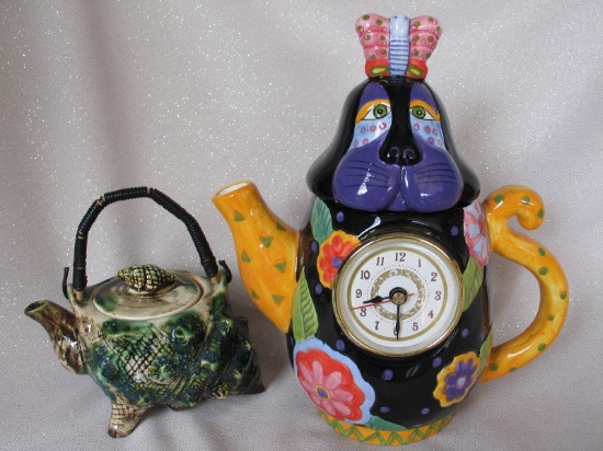 Sixteen mixed Novelty Teapot / jug/