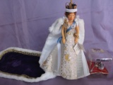 Five Peggy Nisbet 1970-80s dolls:- P713 Q/Elizabeth, King George V1 P712, R