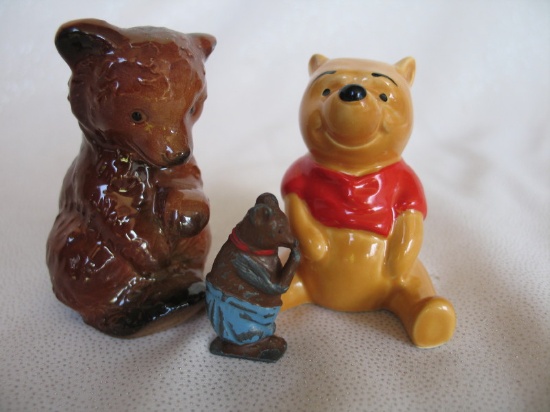 Cabinet vintage figurines includes:- Beswick Disney Pooh bear 7cm c1968-90,