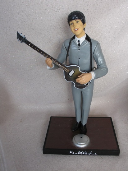 Apple Hamilton Beatles Paul McCartney 1991 figurine 26.5cm, stand and guita