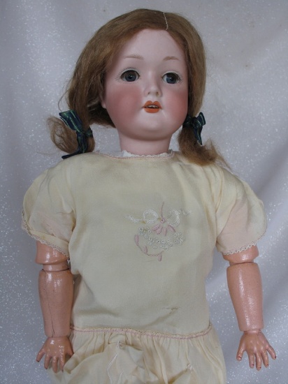 Bisque C.M. Bergmann 1916 child 21" (53cm). Gray glass sleep eyes, mohair /