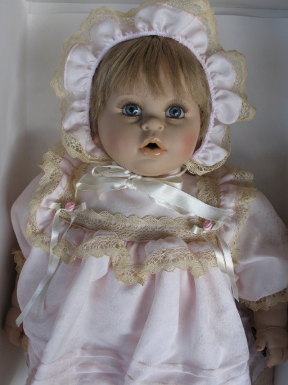 Boxed Fiba Collection"Isabelle" artist hard vinyl baby 25" (63cm). All orig