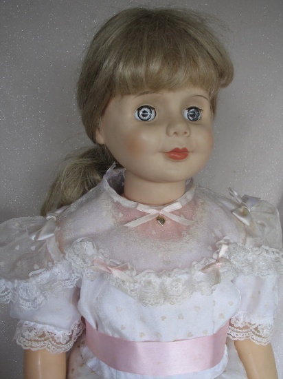 Companion vinyl unmarked girl 36" (91cm). Sleep eyes, pouty pink closed mou