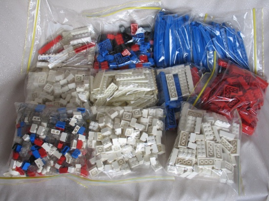 Collection of 1960-70s Lego bricks & accessories weight 6.5Kgs. Includes re