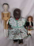 Five dolls:- excellent naked 1900s Grodnertal 31cm peg wooden. Brown 1940s
