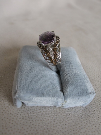 Ladies dress ring 10K white Gold, stamped 10K. Amethyst 6.27ct rectangular