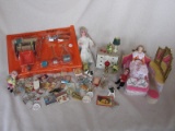 Mixed miniature dolls-house items include:- 40 plus porcelain/vinyl people,