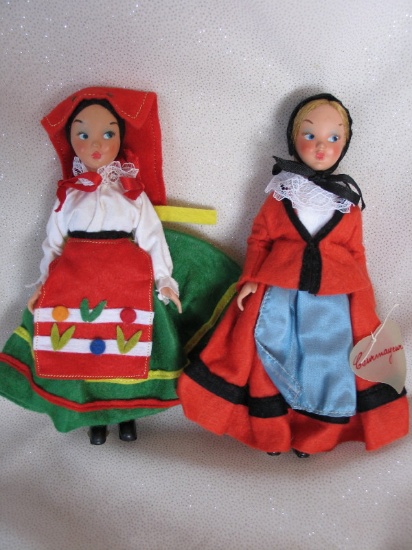Twenty Four (24) Lenci 60s all original traditional dolls 7" (18cm). Outfit