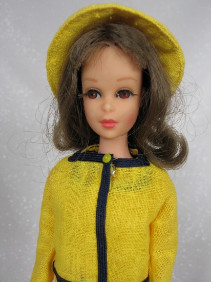 Mattel Barbie Francie TNT 1965 #1170. Brunette front fringe hairstyle, bend