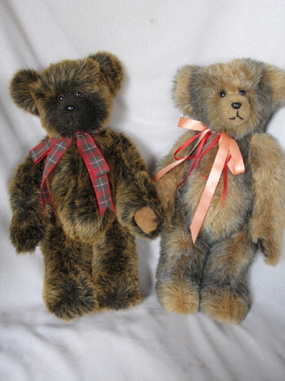 Three Tasmania "Bob's Bears" 46cm artist bears. Leather pads with insignia