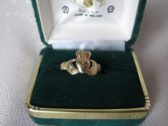 Ladies Estate Irish 14K Gold Claddagh ring stamped 14K, size Q approx 3gm.
