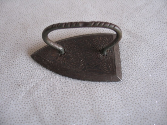 Mexican forged 1850s Amozoc Sad Iron 'Recuerdo' 2.5"(6.5cm). All original d