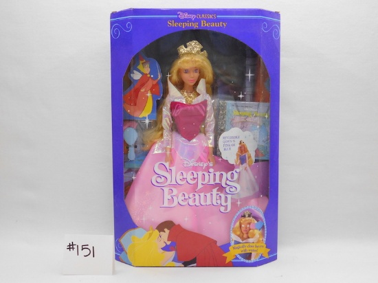 Disney Classics Sleeping Beauty, Magically Close her eyes with water