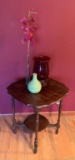 CARVED WOOD SIDE TABLE AND THREE VASES