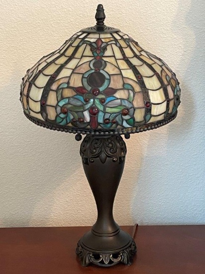 ANTIQUE ROADSHOW TIFFANY STYLE LAMP
