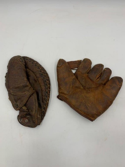 2X VINTAGE BASEBALL GLOVES