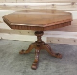 FURNITURE - LARGE TABLE WITH BEAUTIFUL WOOD GRAIN TOP