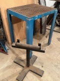 STEEL WORK TABLE AND ROLLING WORK TOOL