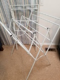 METAL COLLAPSIBLE CLOTHING RACK