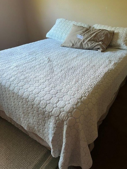 Queen Beautyrest Mattress And Box Spring