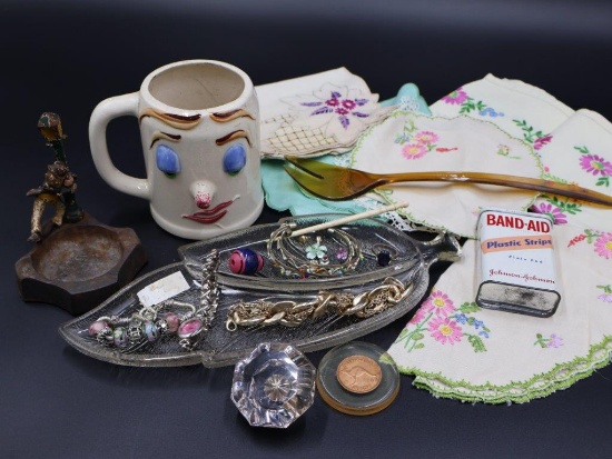 Pfaltzgraff Muggsy "Flirty Gertie" Mug, plus