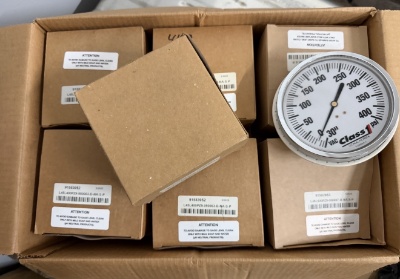 Lot of 7 Class 1 Industrial Pressure Gauges – 0–400 PSI – New Old Stock