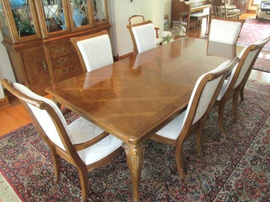 Thomasville Dining Room Table Pecan Inlaid Pattern Provincial Style W Carved Legs 2 Captain 4 Estate Personal Property Furniture Online Auctions Proxibid