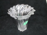Clear crystal vase w/frosted leaves - 8