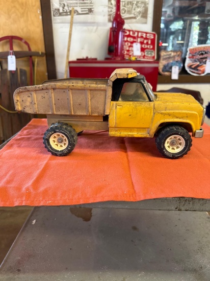 Metal Tonka dump truck