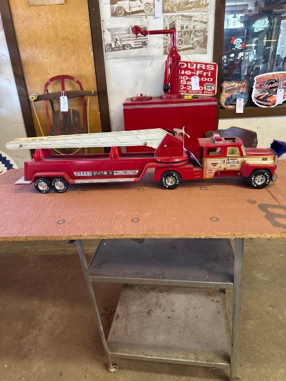 Nylint metal hook and ladder firetruck toy