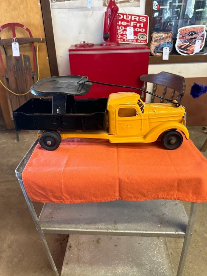 Buddy L Metal pull truck toy
