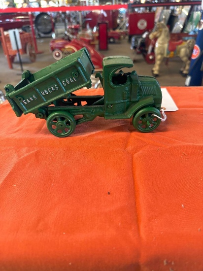 cast dump truck toy