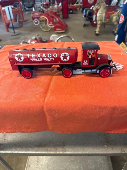 Texaco tractor trailer bank