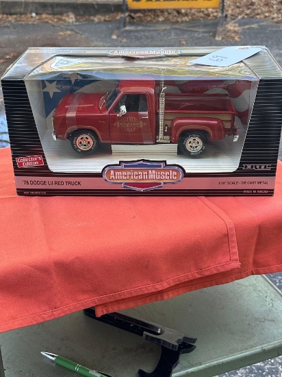 American muscle of 1/18 scale diecast metal little redress truck