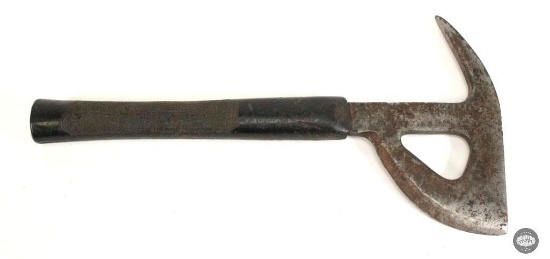 WW 2 D.L. Auld Co. USAAF Emergency Escape Axe