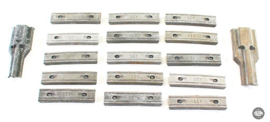 Original Vietnam 5rd 7.62 Stripper Clips + Magazine Feed Guide