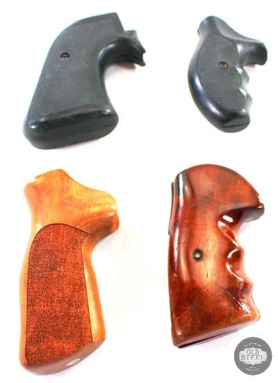 4 Sets of Various Revolver Grips