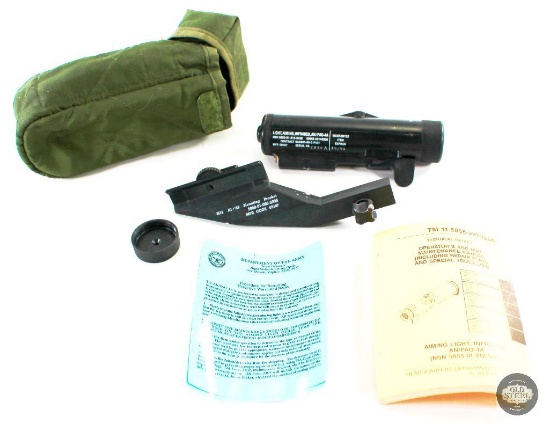 US AN/PAQ-4A with Mount, Pouch and TM