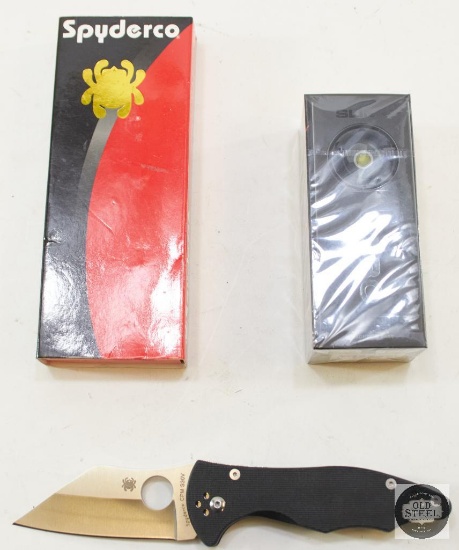 Spyderco CPM 530V and Nebo Slim Pocket Light
