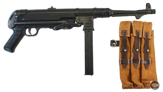 Display Model MP40 with Working Action and Magazine Pouch