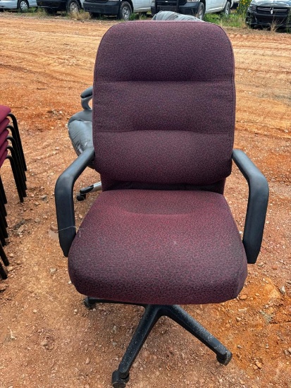 BURGUNDY OFFICE CHAIR WITH ARMS