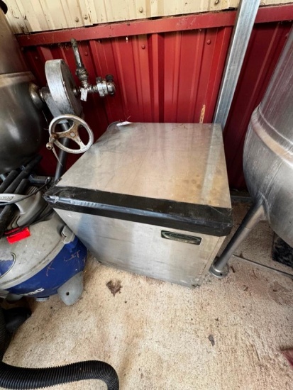 Cornelius Xtreme Ice Ice maker