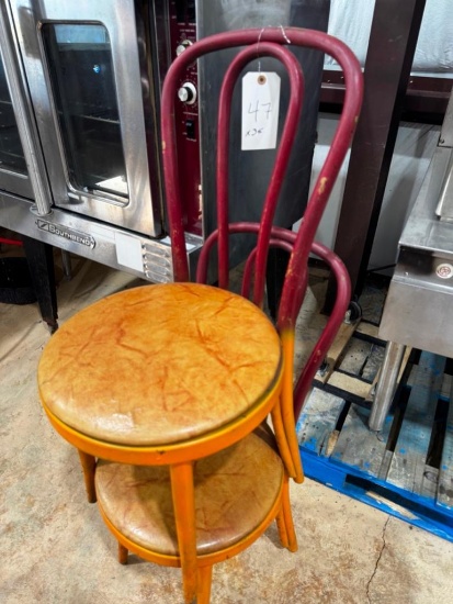 Bentwood Chairs with Padded Seats Set of 36