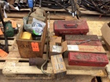 Lot of asst Komatsu excavator parts (CONTENTS OF SKID)