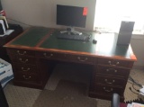 6 foot wood executive desk with leather inlays