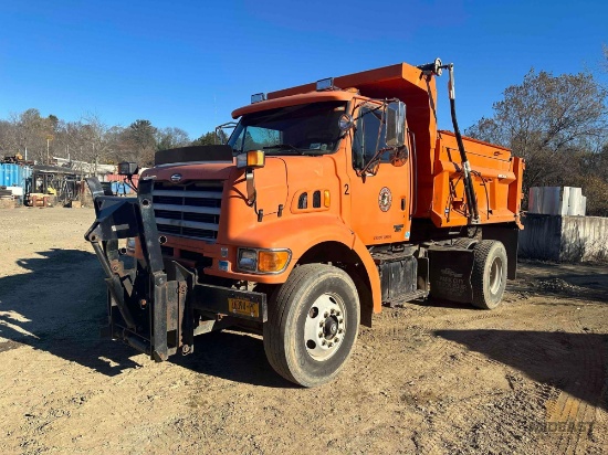 2000 Sterling L7500 6 wheel dump truck