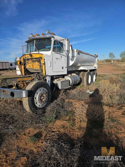 1985 Peterbilt 359 Parts Truck