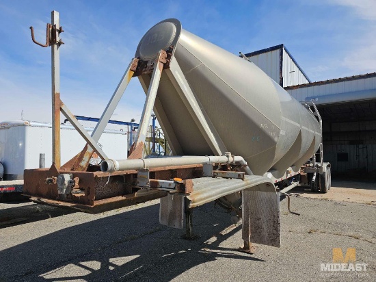 1997 Fruehauf Pneumatic Trailer