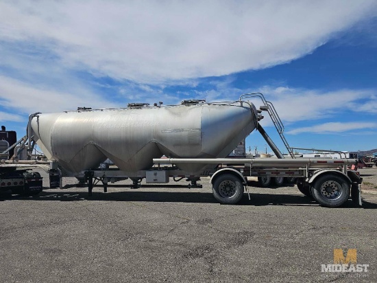 2007 Trail King Pneumatic Trailer